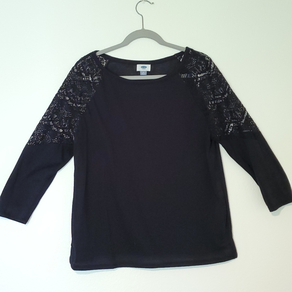Black cutout top